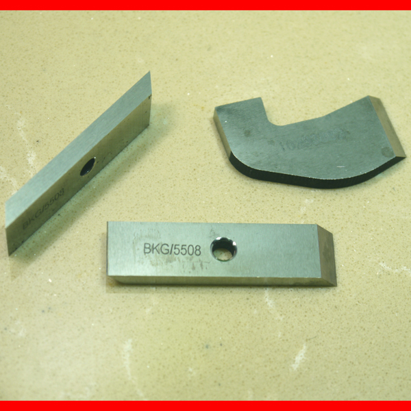 Manufacturing pelletizer blades for the plastics industry